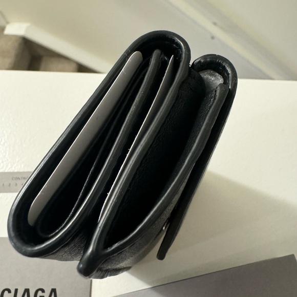NEW ✨ BALENCIAGA PAPIER TRIFOLD MINI WALLET IN BLACK - Picture 4 of 4